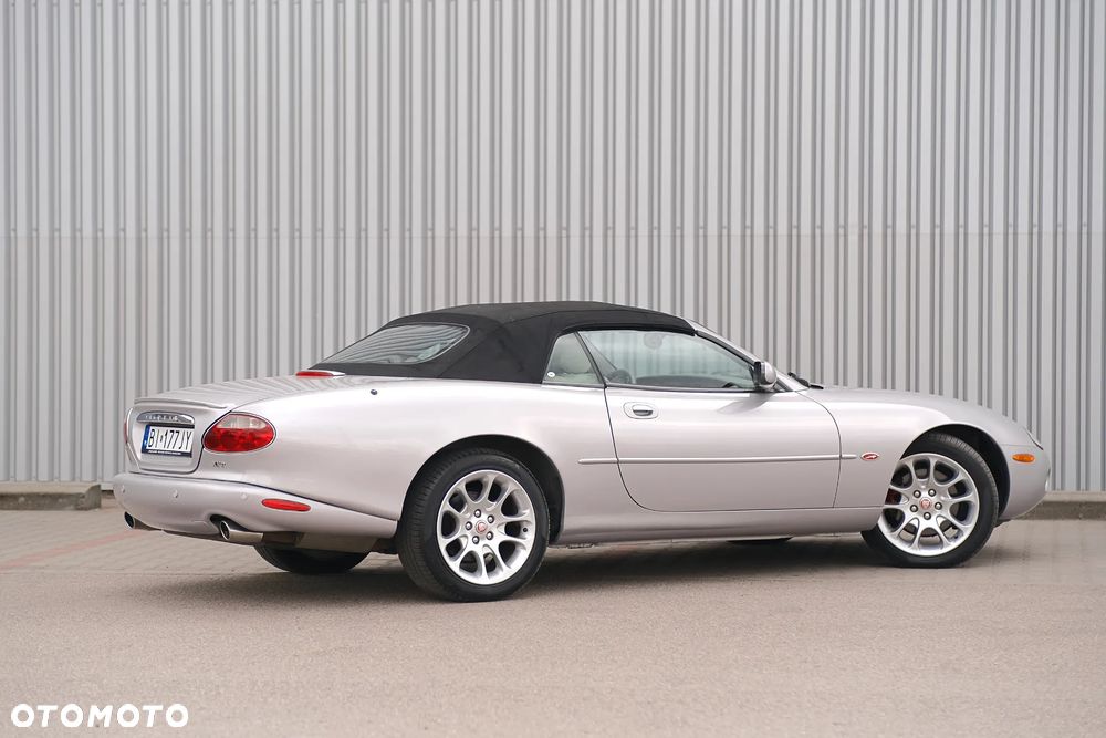 Jaguar XK8 - 31