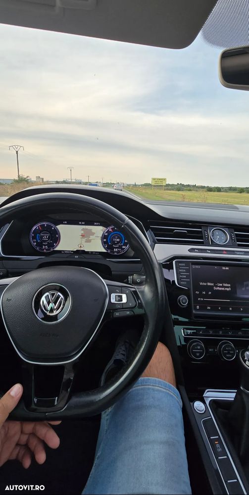 Volkswagen Passat 2.0 TDI R Executive - 9