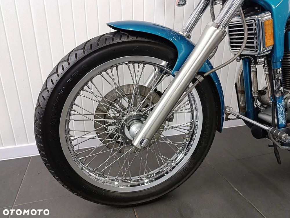 Suzuki Intruder - 10