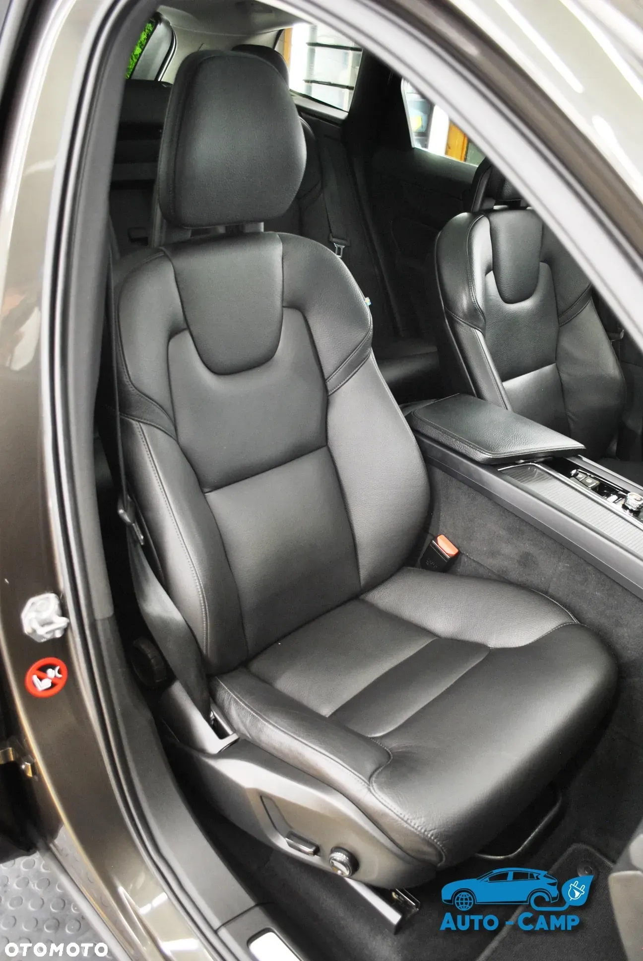 Volvo XC 60 T8 AWD Plug-In Hybrid Momentum Pro - 21