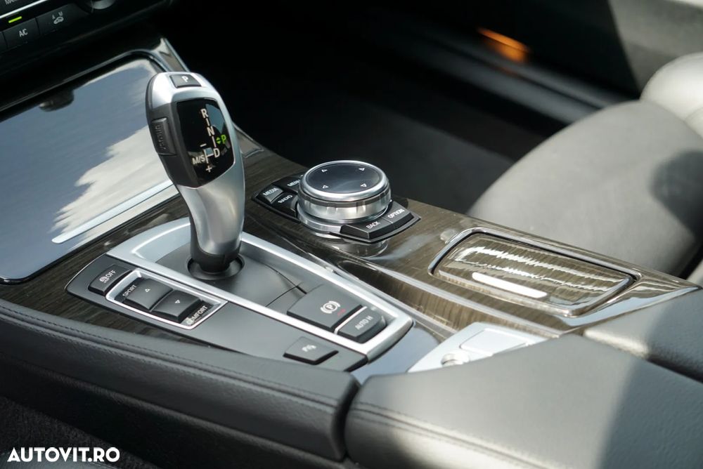 BMW Seria 5 520d Sport-Aut. - 6