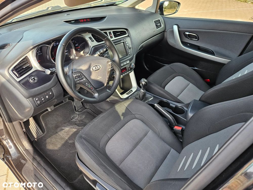 Kia Ceed 1.6 CRDi 136 ISG Platinum Edition - 8