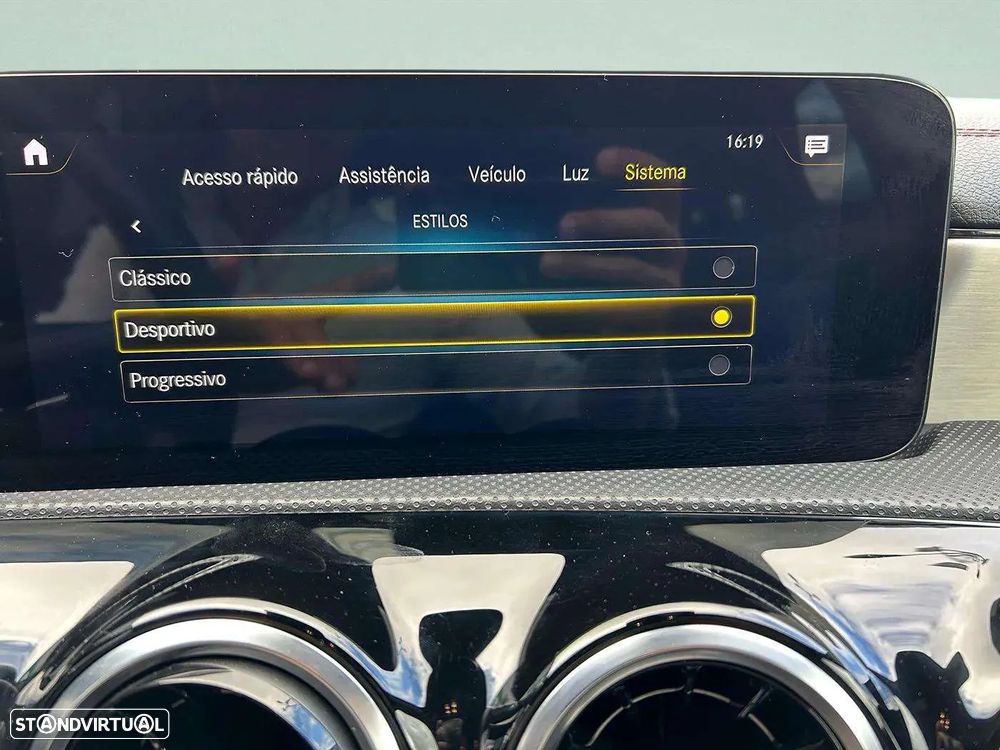 Mercedes-Benz CLA 180 d Shooting Brake AMG Line Aut. - 44