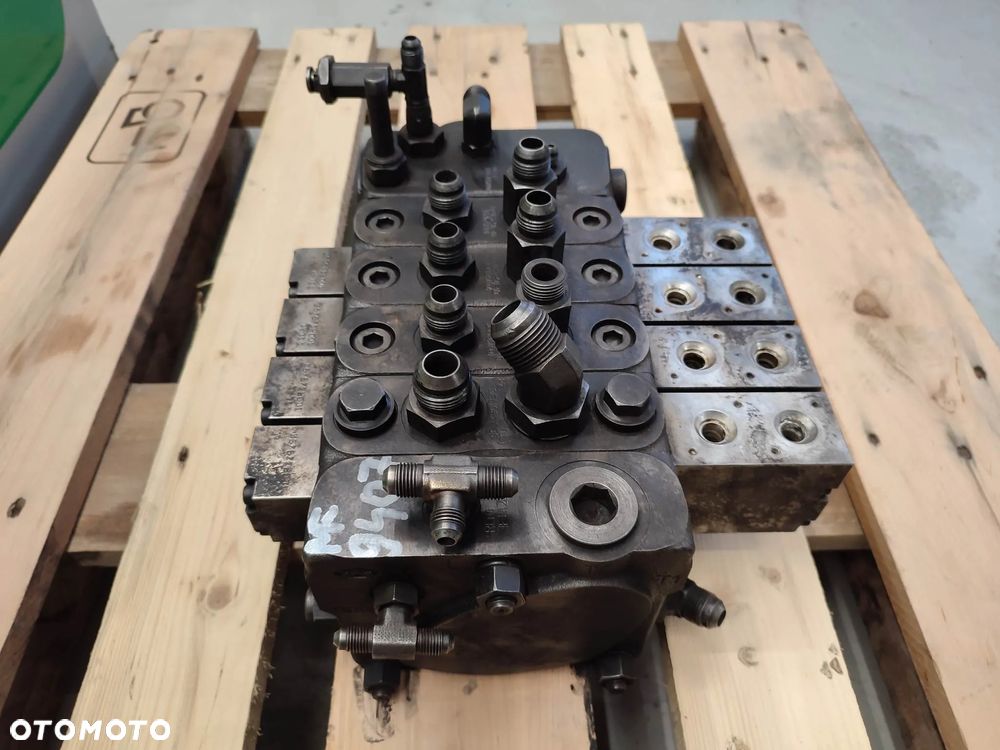 Rozdzielacz hydrauliczny Massey Ferguson 9407 (7GH345002) - 5