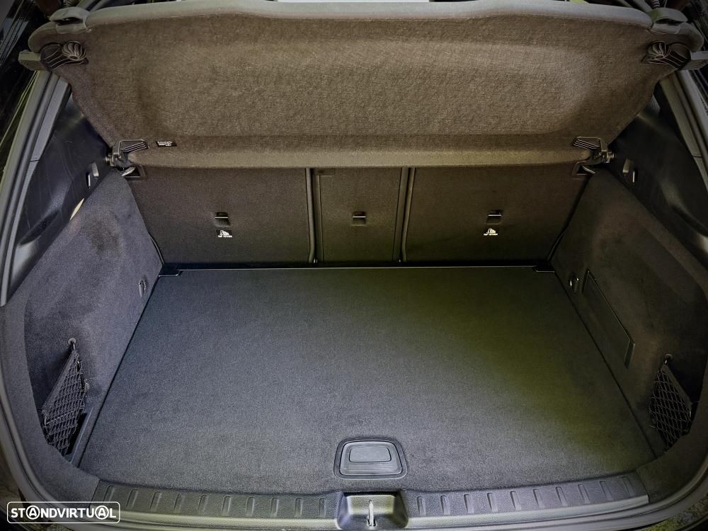 Mercedes-Benz GLA 180 7G-DCT - 17