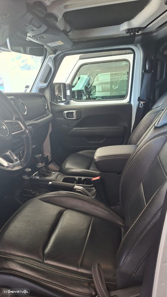 Jeep Wrangler - 22