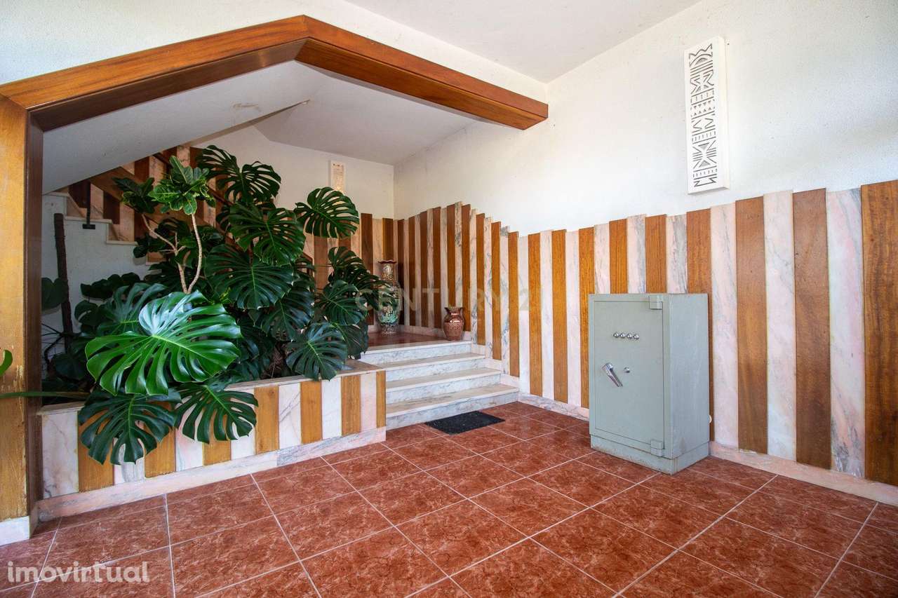 Magnífica Moradia de 13 assoalhadas à Venda no Linhó / Sintra - Grande imagem: 4/60