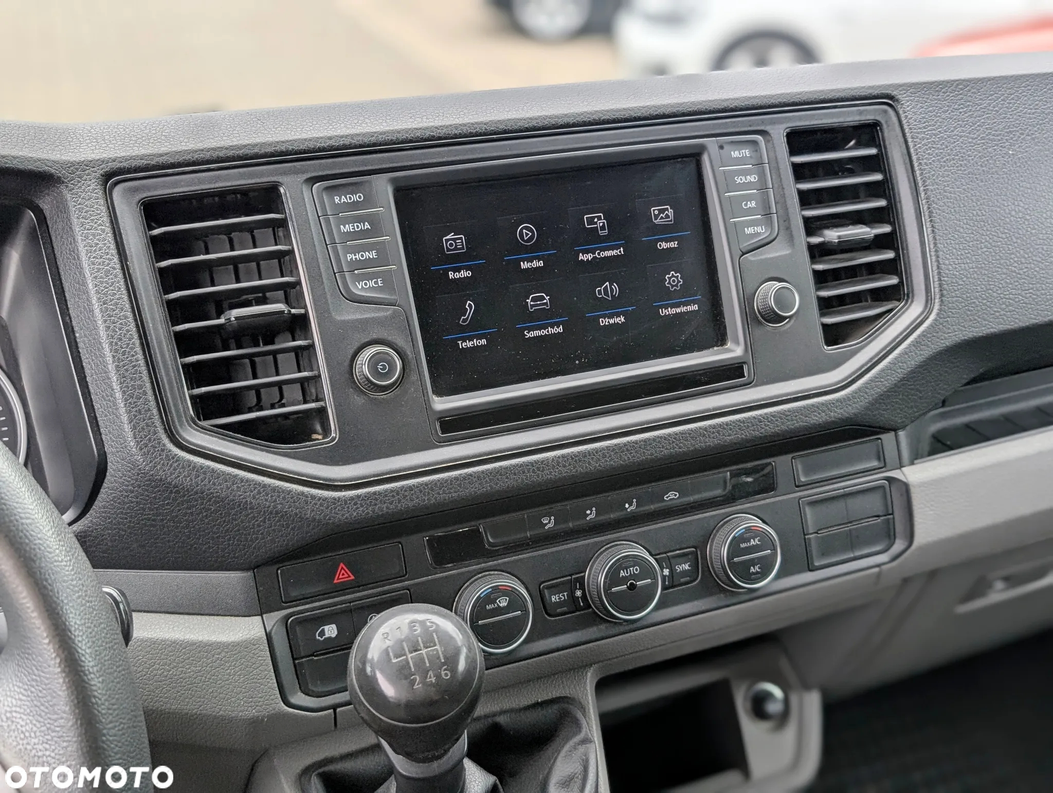 Volkswagen Crafter brygadówka 6 osób, ładowność 1177kg, Krajowy - 13