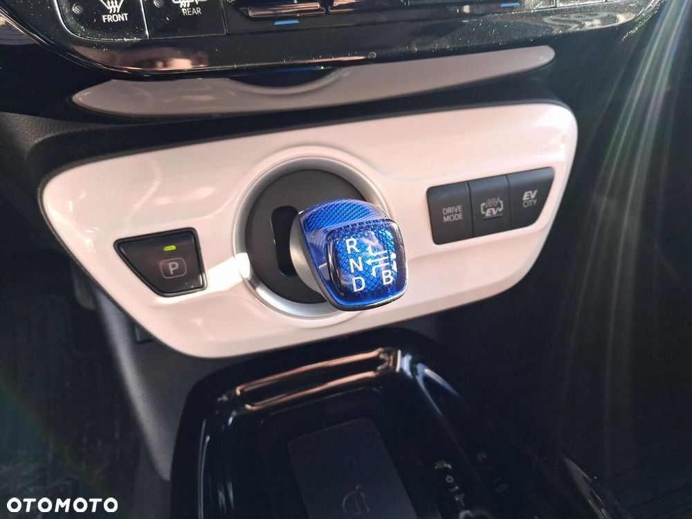 Toyota Prius Hybrid Comfort - 22