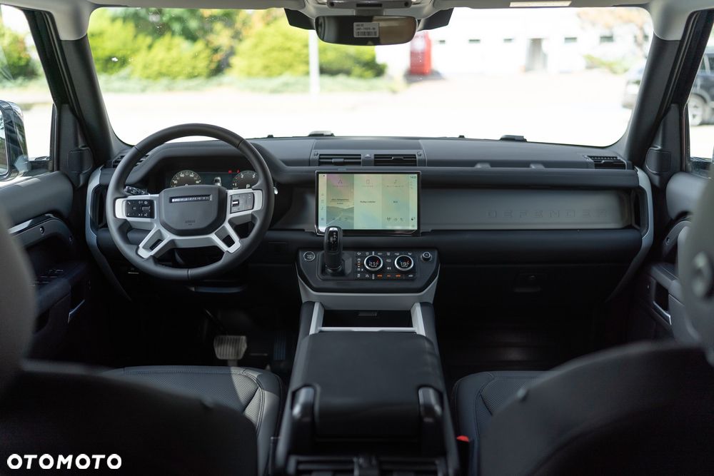 Land Rover Defender 3.0 D300 mHEV X-Dynamic HSE - 16