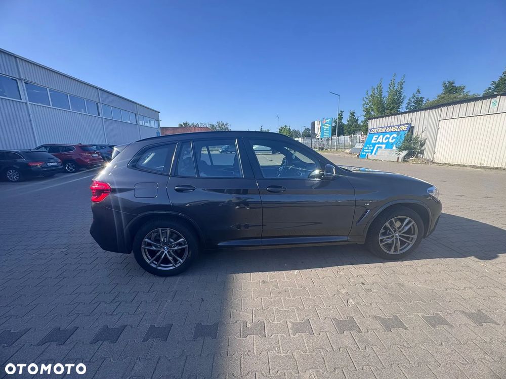 BMW X3 xDrive20i mHEV - 11