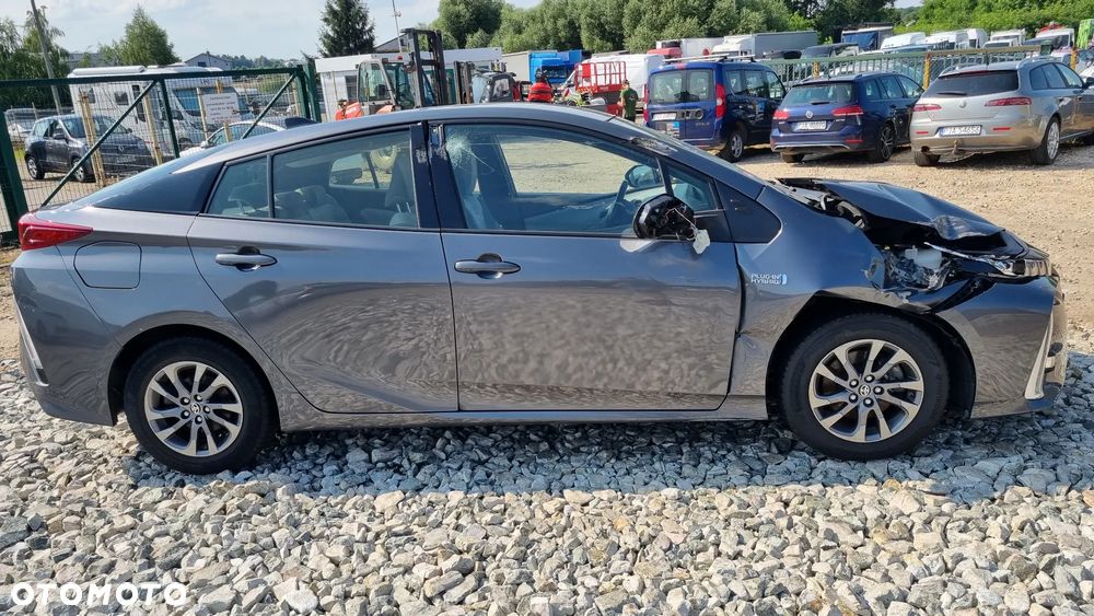 Toyota Prius Hybrid Executive - 2