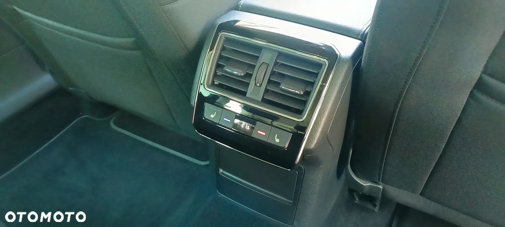 Skoda Superb 2.0 TDI DSG Style - 10