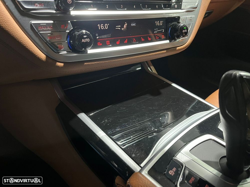 BMW 750 d xDrive Pack M Auto - 16