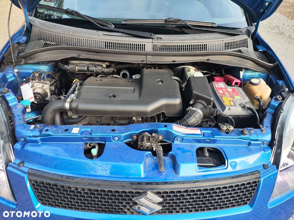 Suzuki Swift 1.3 DDiS 16v GLX - 10