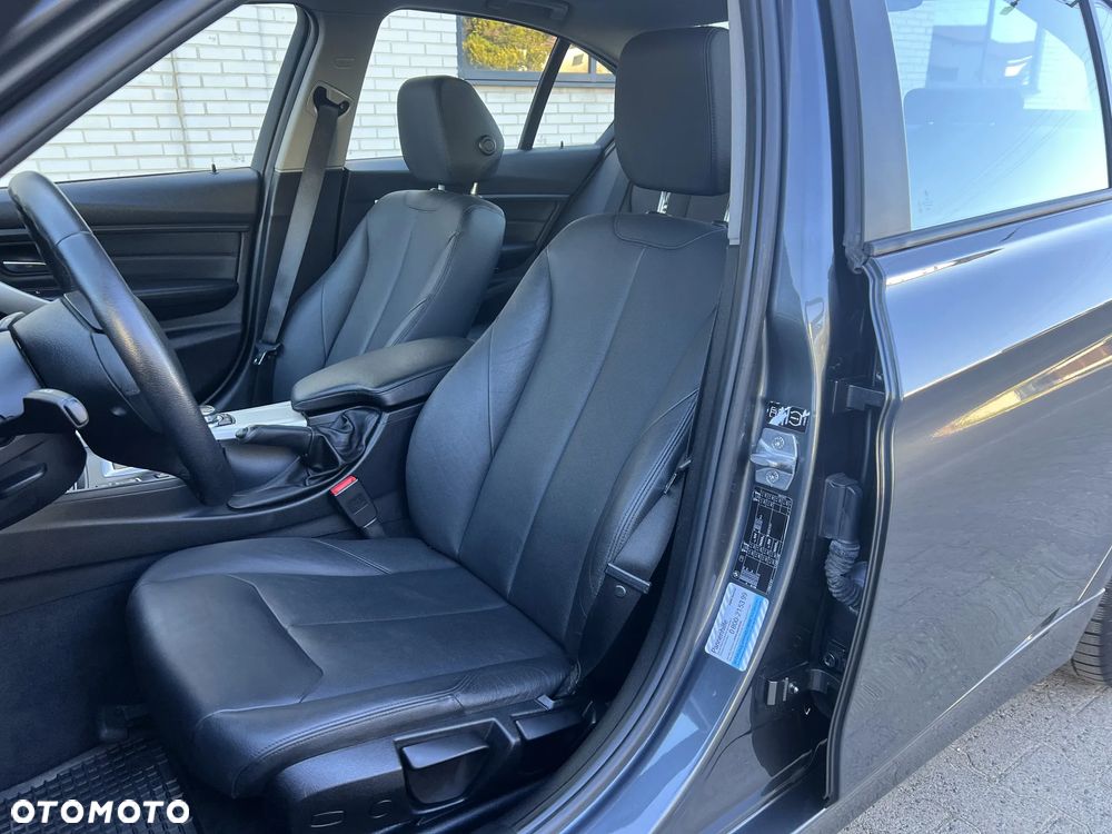 BMW Seria 3 316i - 23