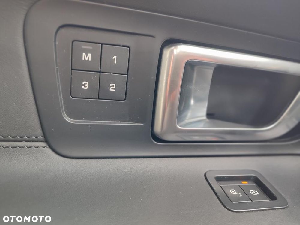 Land Rover Discovery Sport 2.0 Si4 HSE Luxury - 17