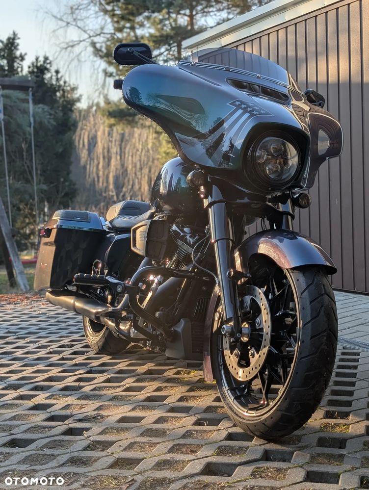 Harley-Davidson Touring Street Glide - 2