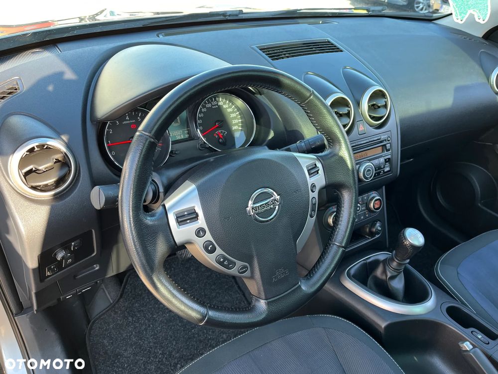 Nissan Qashqai+2 - 15