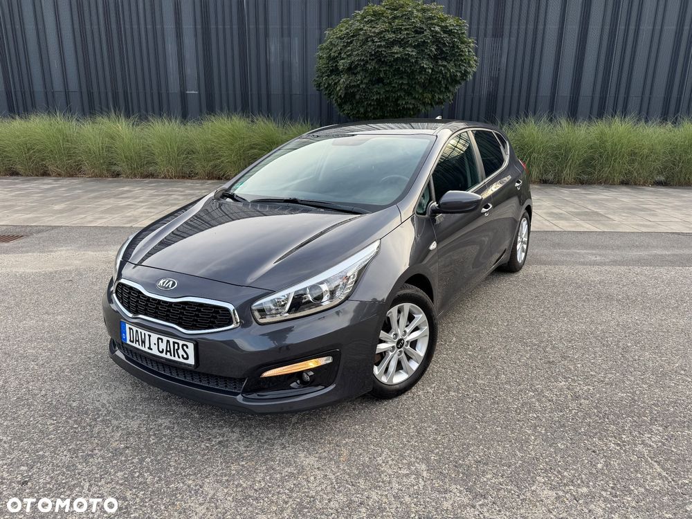 Kia Ceed 1.6 GDI ISG Platinum Edition - 4