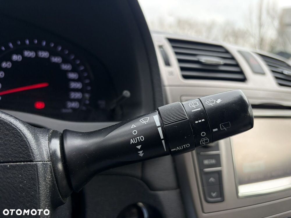 Toyota Avensis 2.0 D-4D Premium - 25