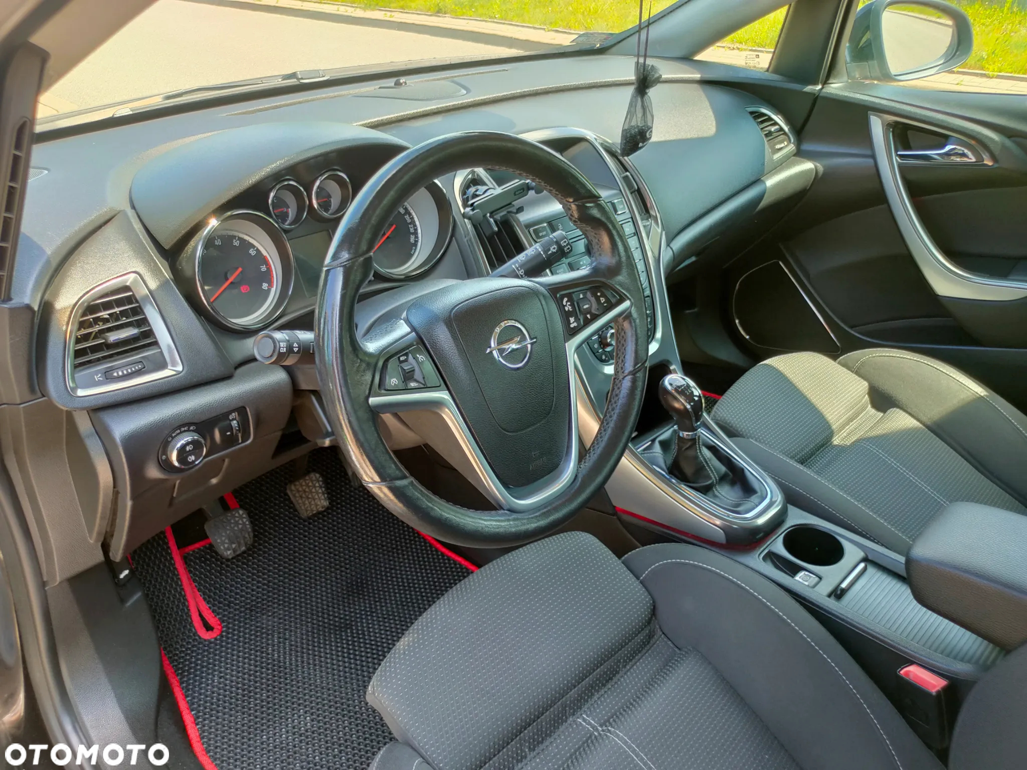 Opel Astra IV 1.6 T Cosmo - 18