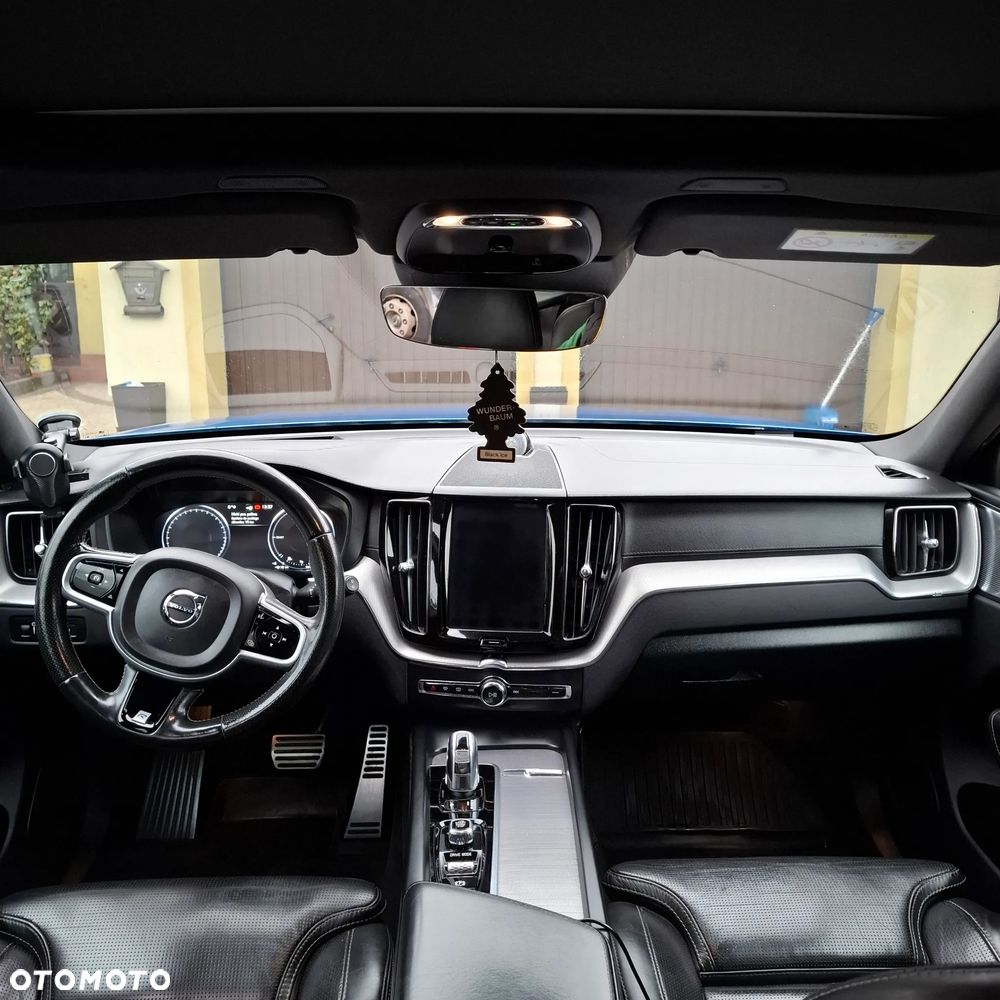 Volvo XC 60 T8 AWD Plug-In Hybrid R-Design - 6