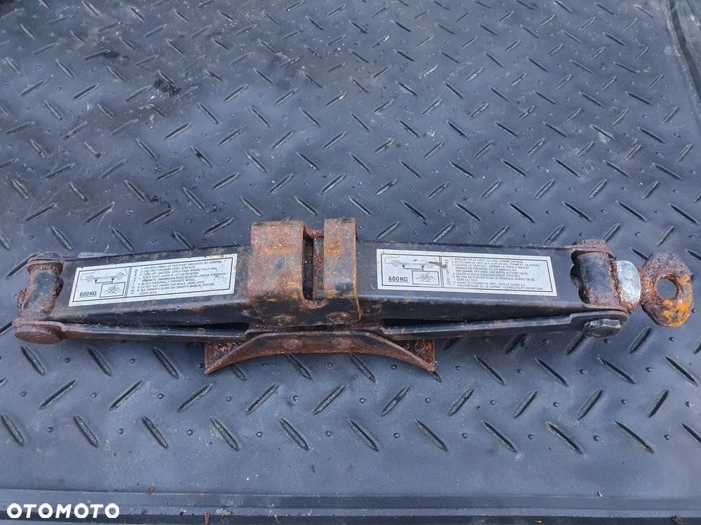 LEWAREK PODNOŚNIK SAMOCHODOWY TRAPEZOWY 600KG - 1