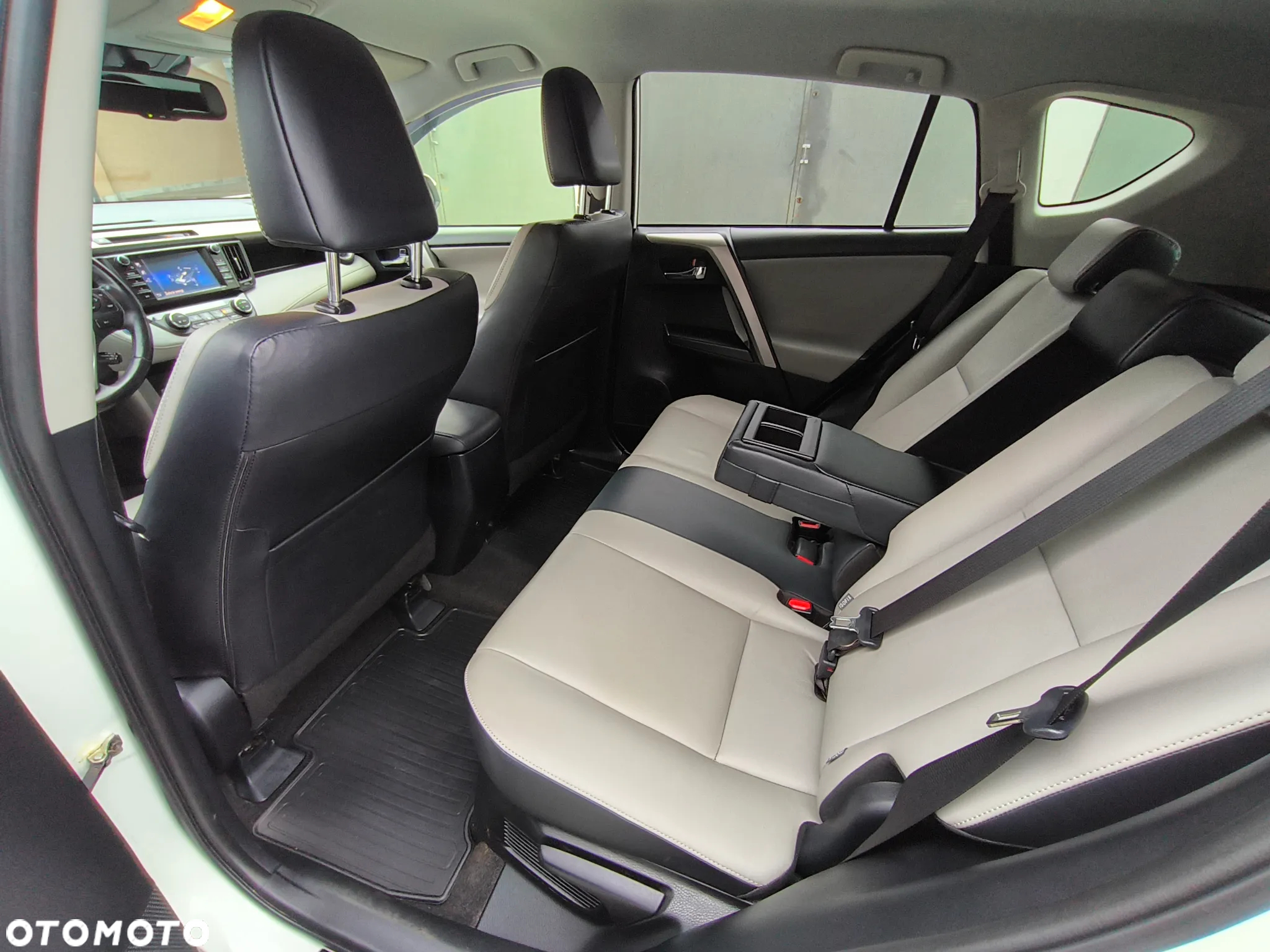 Toyota RAV4 - 22