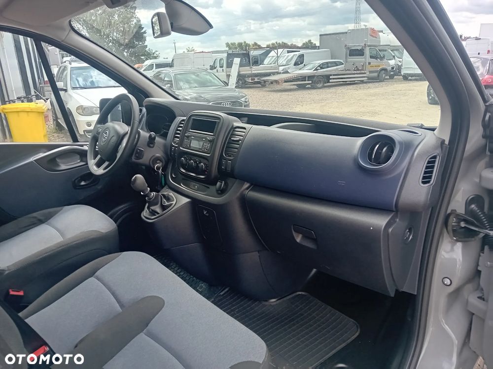 Opel Vivaro - 17