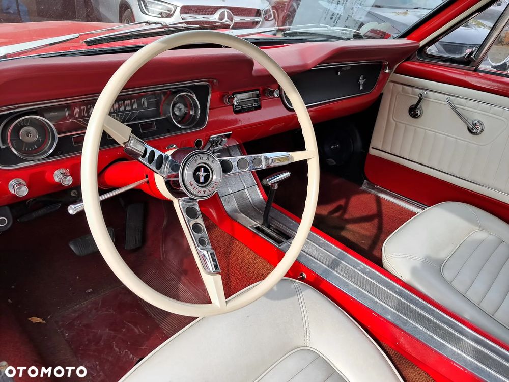 Ford Mustang - 18