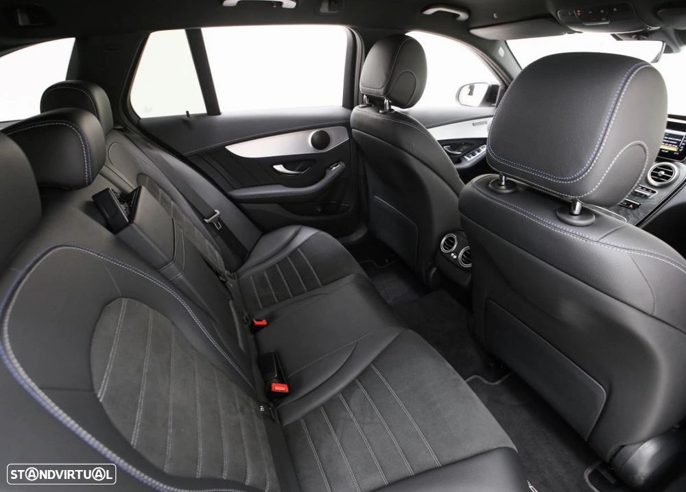 Mercedes-Benz C 300 de AMG Line - 19