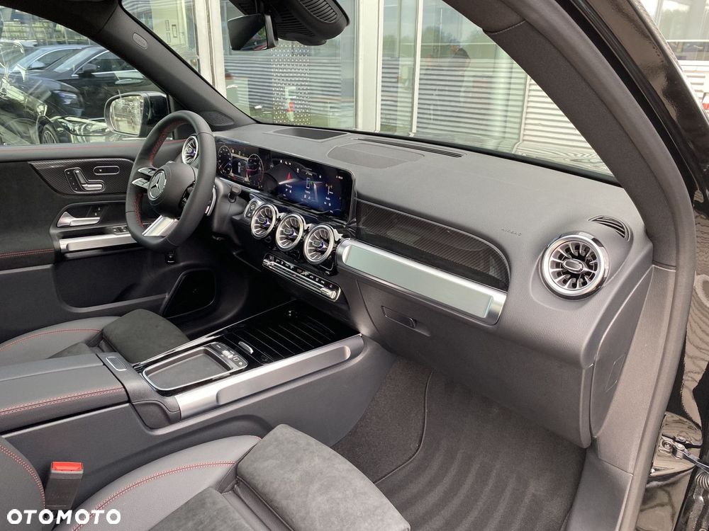 Mercedes-Benz GLB - 23