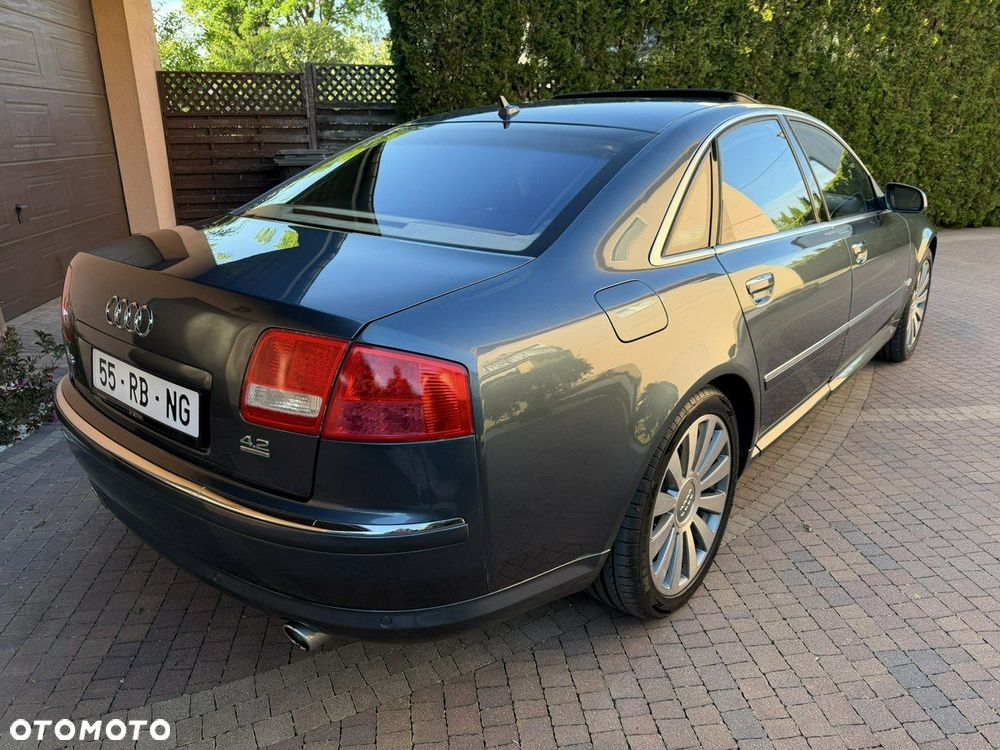 Audi A8 - 4