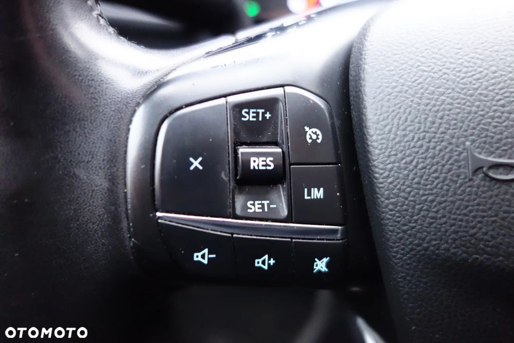 Ford Kuga - 26