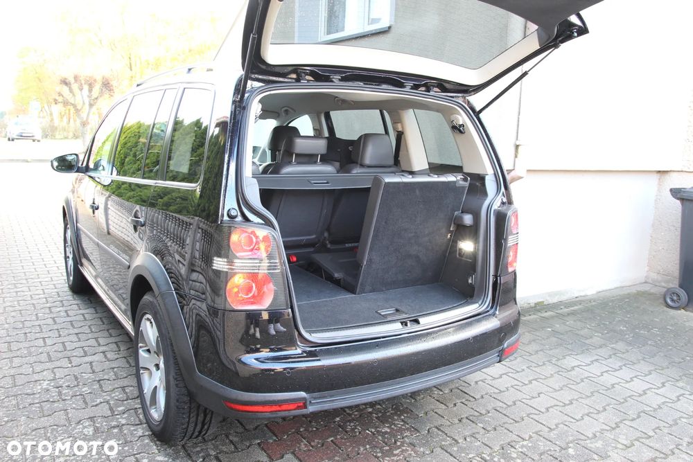 Volkswagen Touran 2.0 TDI DPF Cross DSG - 13