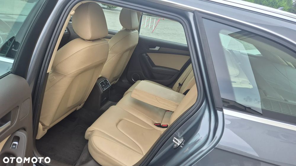 Audi A4 Avant 2.0 TDI DPF clean diesel multitronic Ambiente - 15