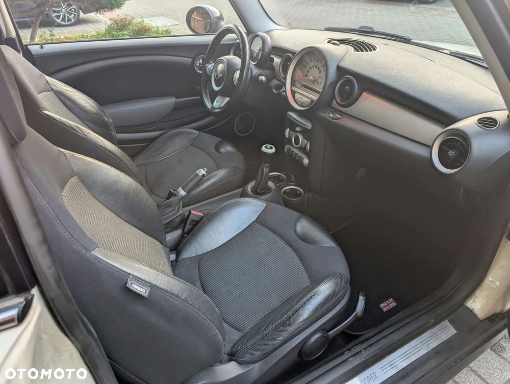 MINI Cooper Standard - 5