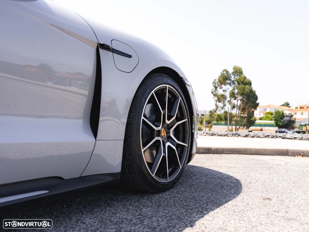 Porsche Taycan Sport Turismo bateria Performance Plus - 31