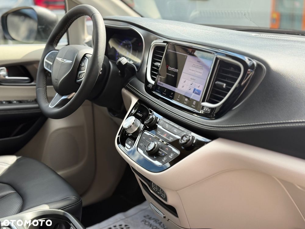 Chrysler Pacifica - 14