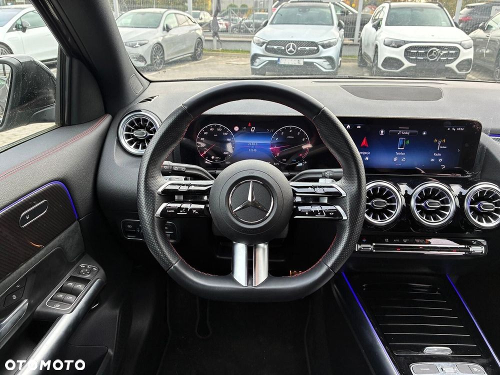 Mercedes-Benz GLA - 10