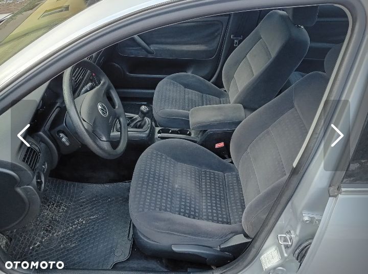 Volkswagen Passat 1.6 GL - 17