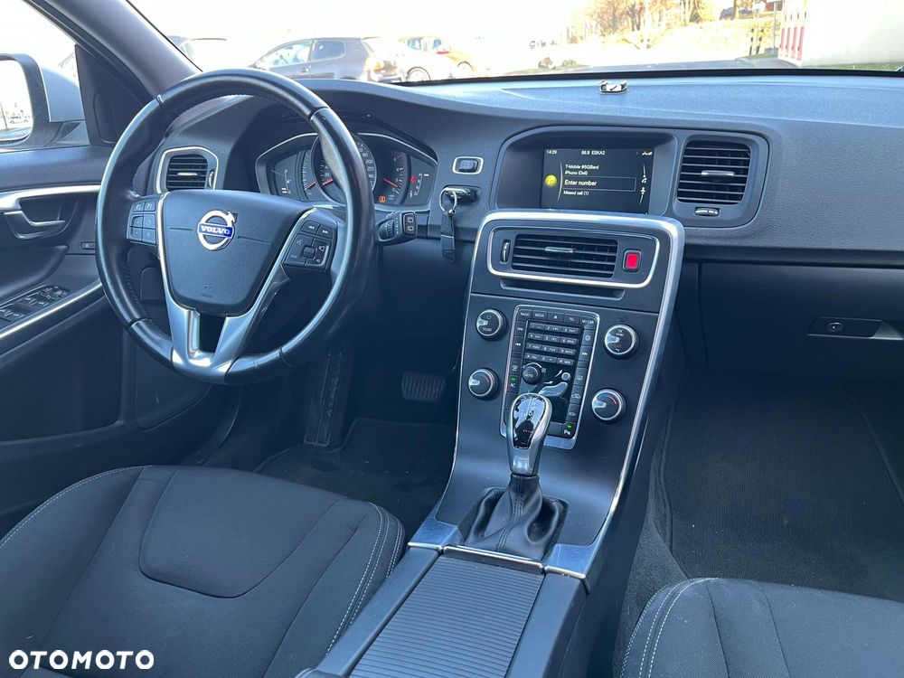 Volvo V60 D3 Geartronic Momentum - 12