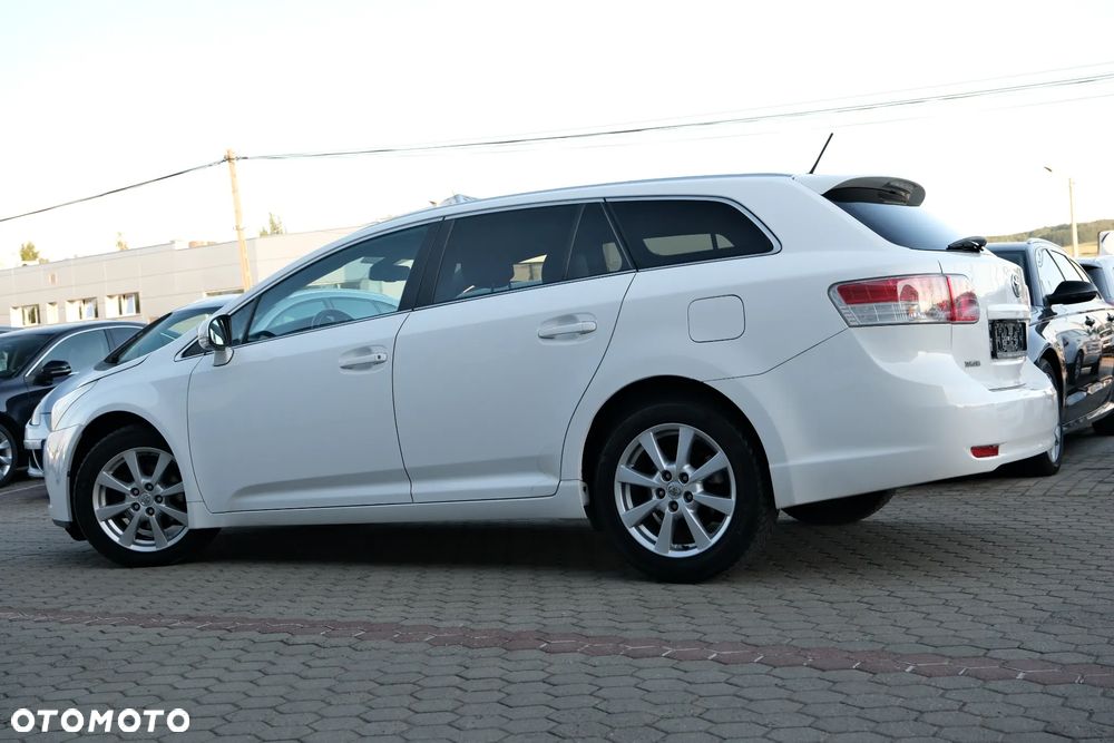 Toyota Avensis 1.8 Luna - 13