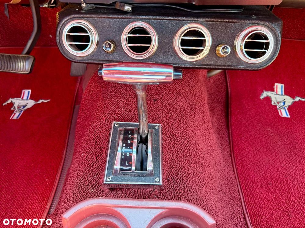 Ford Mustang - 21