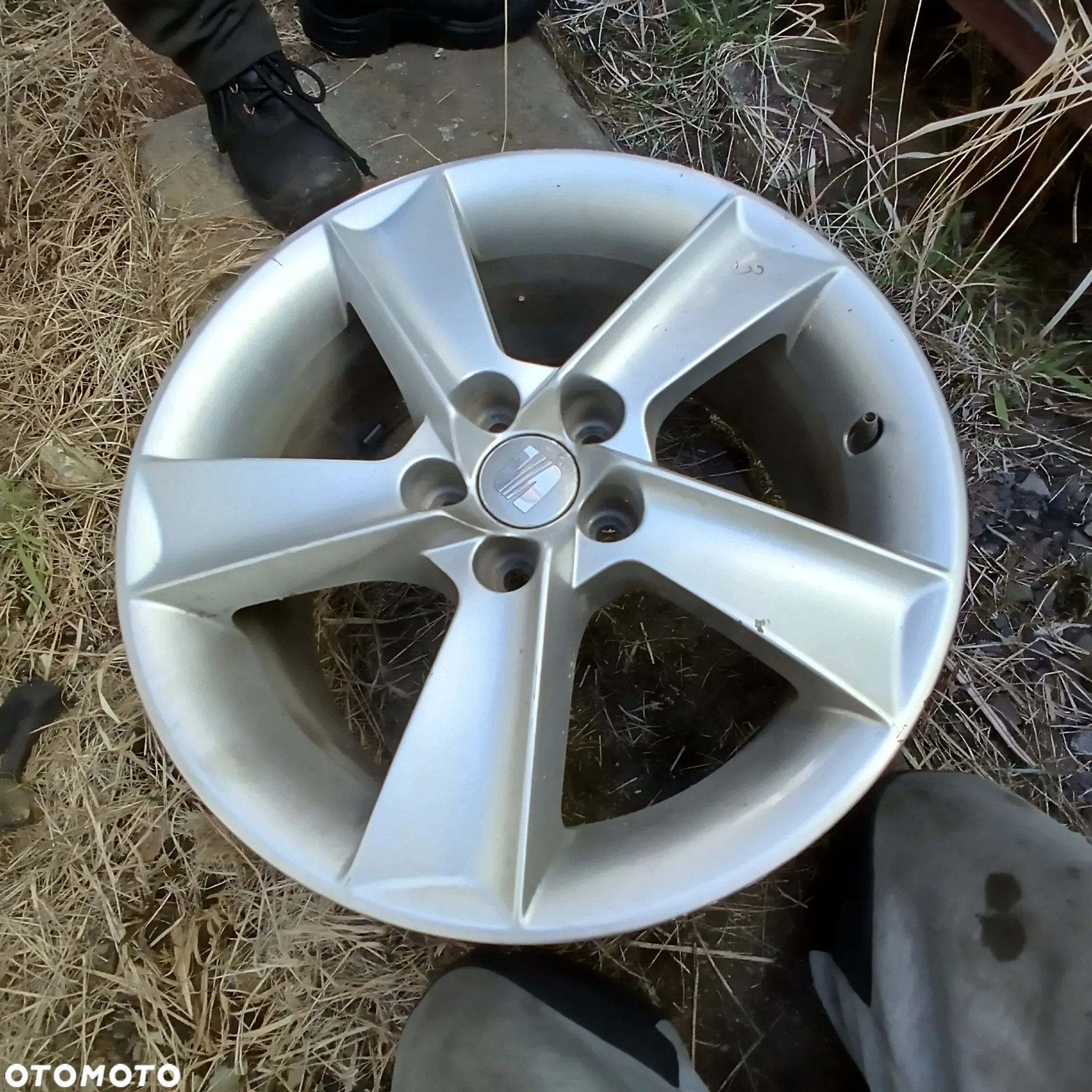 seat ibiza alufelga kolo alus 7x16 et43 6j0601025l - 4