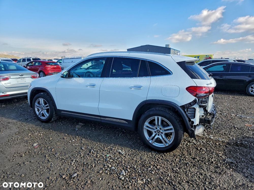 Mercedes-Benz GLA - 3