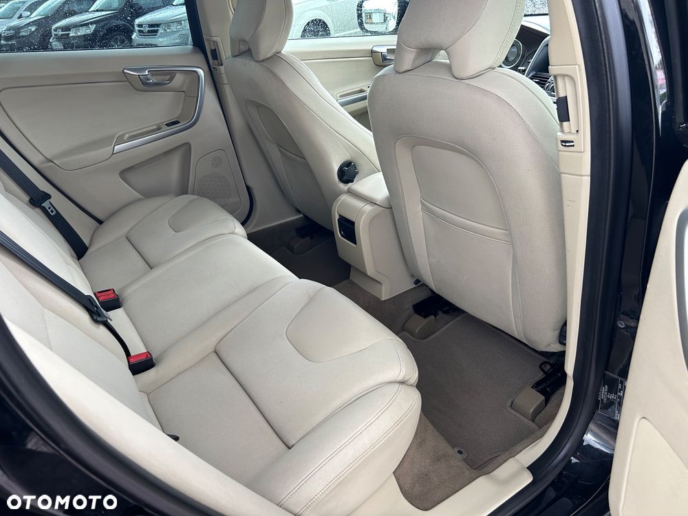 Volvo XC 60 D3 Momentum - 14