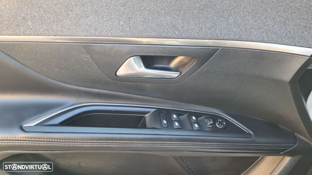 Peugeot 5008 1.5 BlueHDi Allure EAT8 - 8