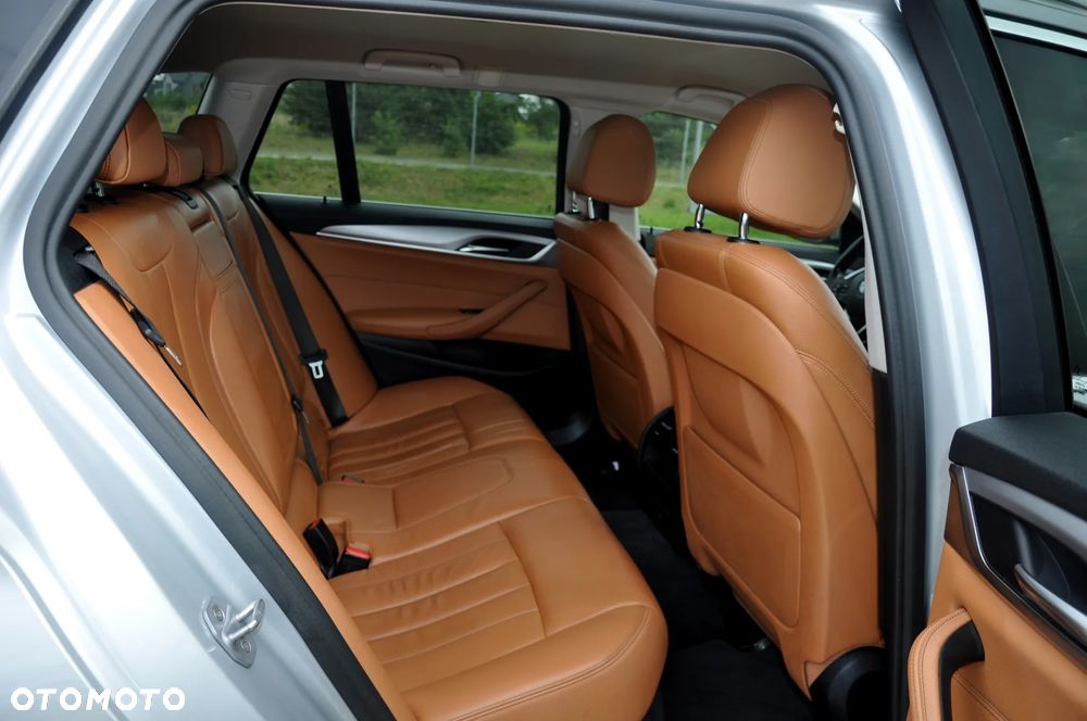 BMW Seria 5 520d xDrive - 11